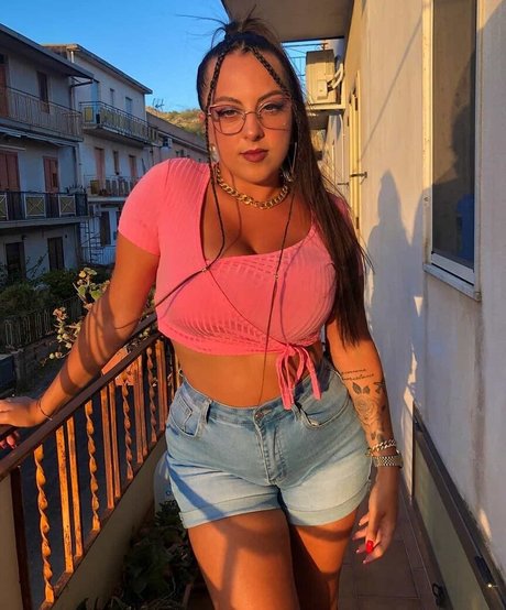 Naakte gelekte OnlyFans-foto van Peach