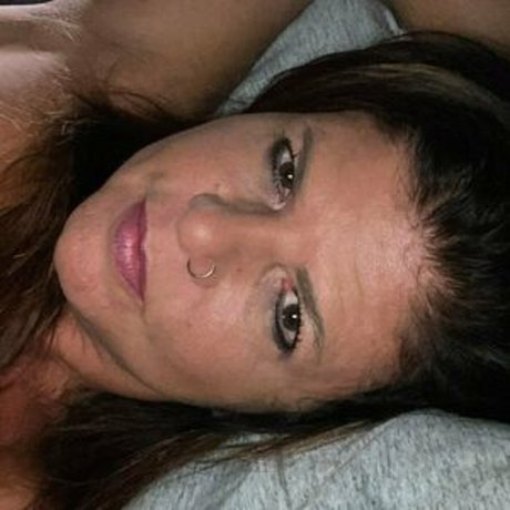 Naakte gelekte OnlyFans-foto van Feistyfitgirl