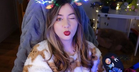 Naakte gelekte OnlyFans-foto van Symbalily
