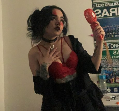 Naakte gelekte OnlyFans-foto van Sayuzx