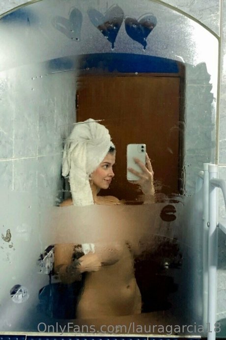 Naakte gelekte OnlyFans-foto van Laura Garcia