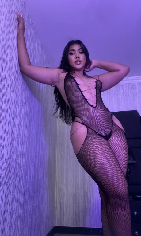 Naakte gelekte OnlyFans-foto van Charlote Rouge