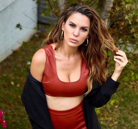 Naakte gelekte OnlyFans-foto van Christy Carlson Romano