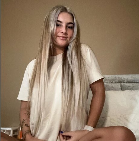 Naakte gelekte OnlyFans-foto van Xtrahotsofia