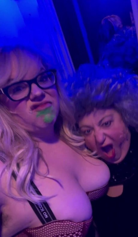 Naakte gelekte OnlyFans-foto van Kirsten Vangsness