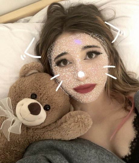 Naakte gelekte OnlyFans-foto van Osamochka