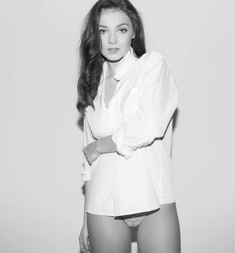 Naakte gelekte OnlyFans-foto van Sophie Wallace