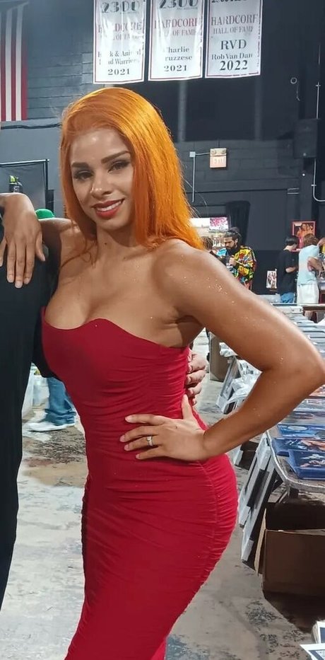 Naakte gelekte OnlyFans-foto van Renee Michelle