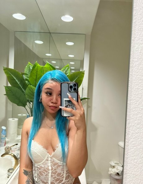 Naakte gelekte OnlyFans-foto van Xneeenss