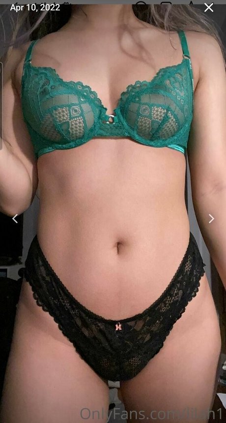 Naakte gelekte OnlyFans-foto van Lilah1
