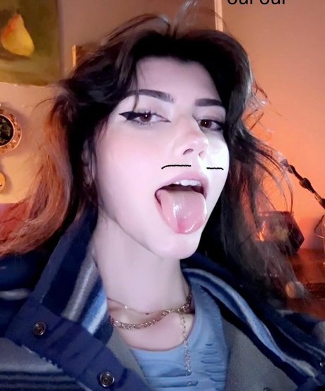 Naakte gelekte OnlyFans-foto van Ayohomie