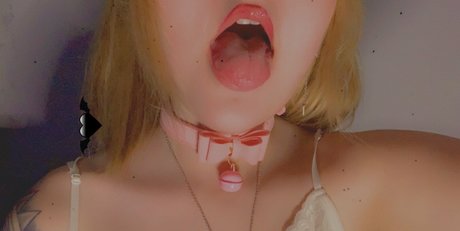 Naakte gelekte OnlyFans-foto van Emiliarenblue