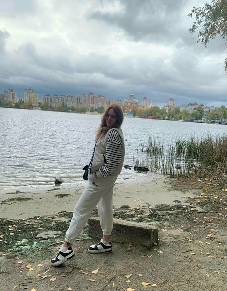 Naakte gelekte OnlyFans-foto van Littleprincessariana