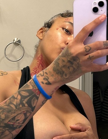 Naakte gelekte OnlyFans-foto van Foreignasian
