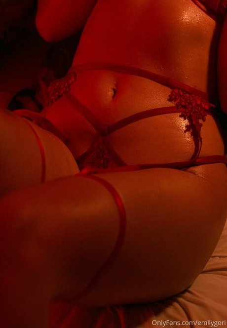 Naakte gelekte OnlyFans-foto van Emily Gori