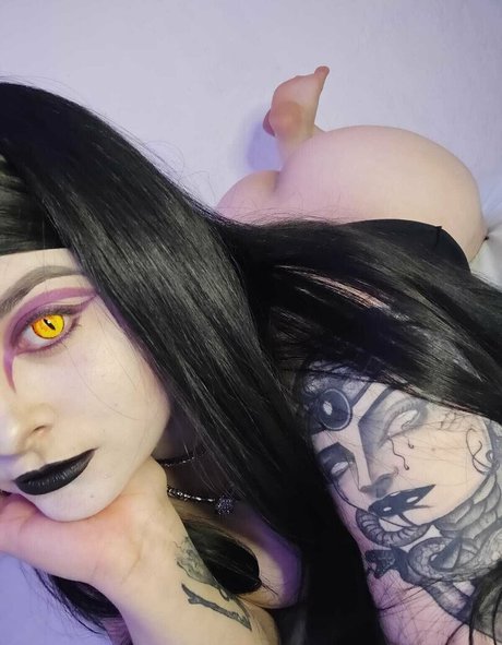 Naakte gelekte OnlyFans-foto van Lucyskillsfree