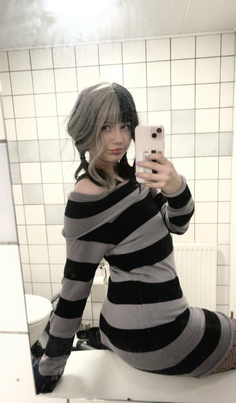 Naakte gelekte OnlyFans-foto van Pinkballzs