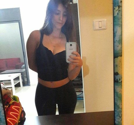 Naakte gelekte OnlyFans-foto van Liel Avitan