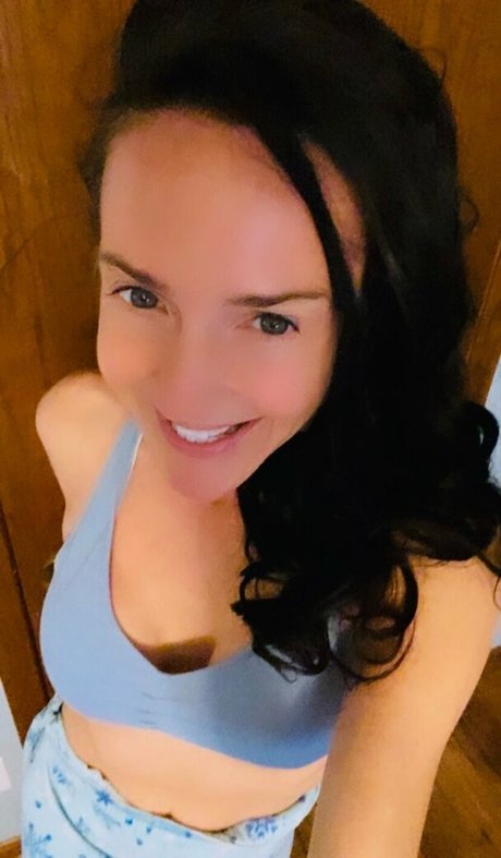 Naakte gelekte OnlyFans-foto van Lilrosiedoll