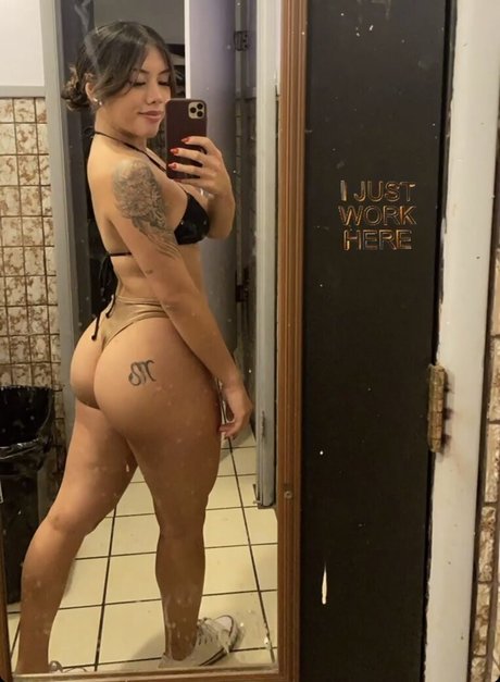 Naakte gelekte OnlyFans-foto van Sheilaolivia