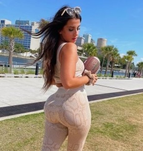 Naakte gelekte OnlyFans-foto van Teddybearosito