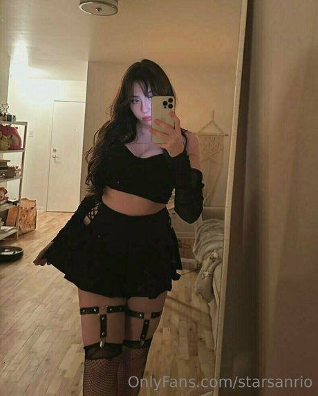 Naakte gelekte OnlyFans-foto van Starsanrio
