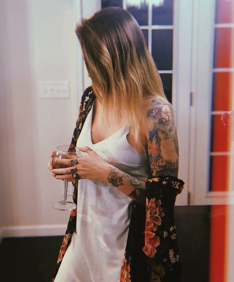 Naakte gelekte OnlyFans-foto van Ohioliz