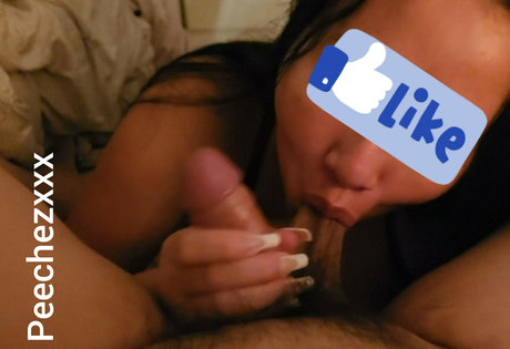 Naakte gelekte OnlyFans-foto van Peechezxxx