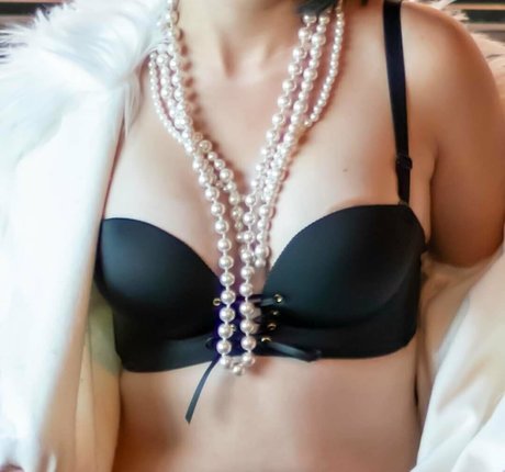 Naakte gelekte OnlyFans-foto van Shoriky