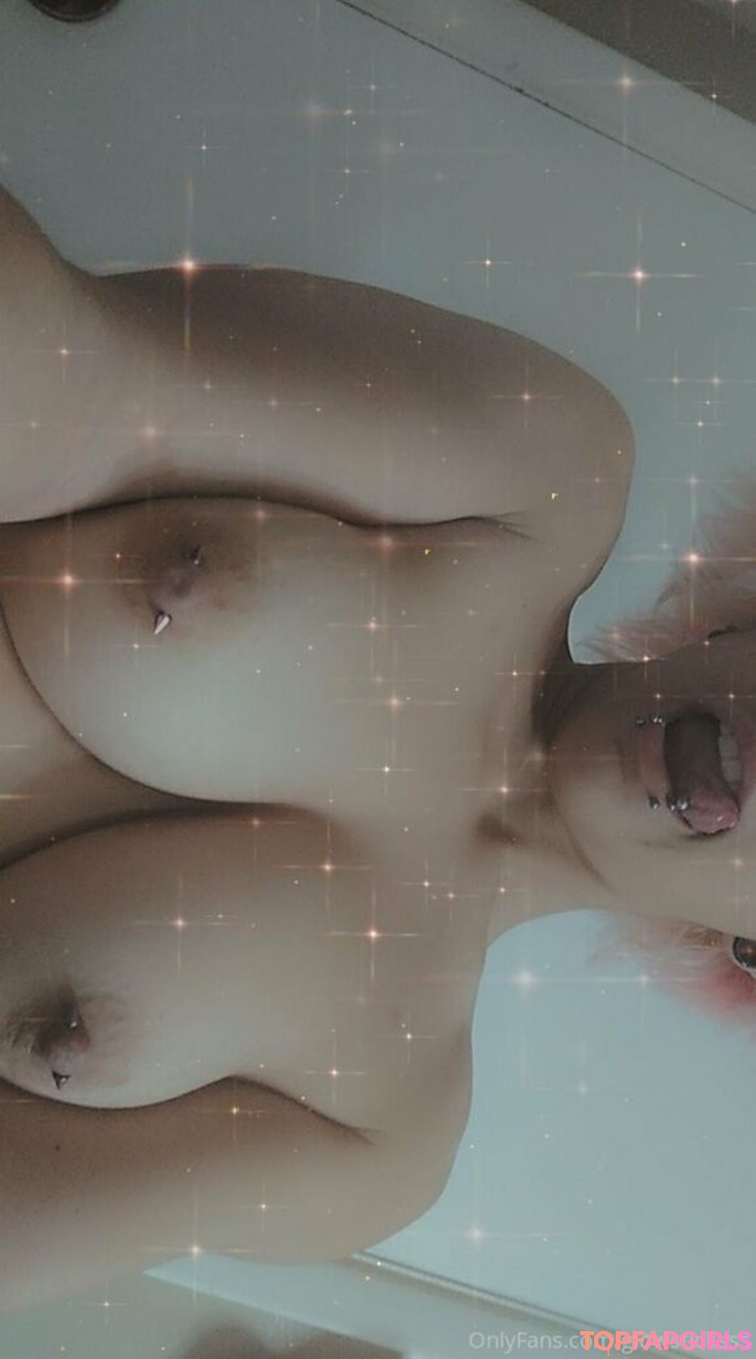 Naakte gelekte OnlyFans-foto van Glowsticksss #20 Naakte gelekte OnlyFans-foto van Glowsticksss #20