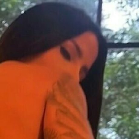 Naakte gelekte OnlyFans-foto van Diana Rivera