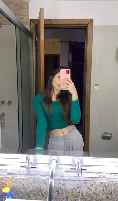 Naakte gelekte OnlyFans-foto van Ingrid Larissa