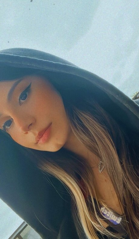 Naakte gelekte OnlyFans-foto van Ingrid Larissa