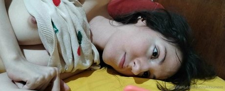 Naakte gelekte OnlyFans-foto van Sunnykitsunexo