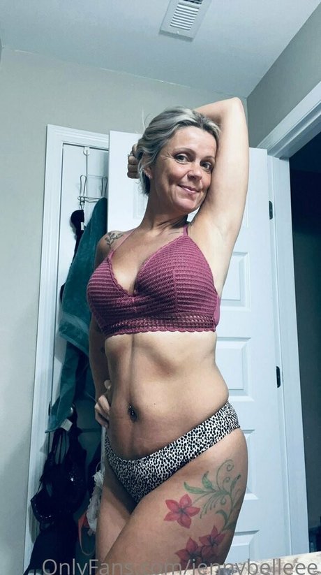 Naakte gelekte OnlyFans-foto van Jennybelleee