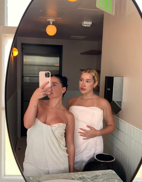 Snackinwithanastasia