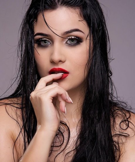 Naakte gelekte OnlyFans-foto van Paola Migliorini