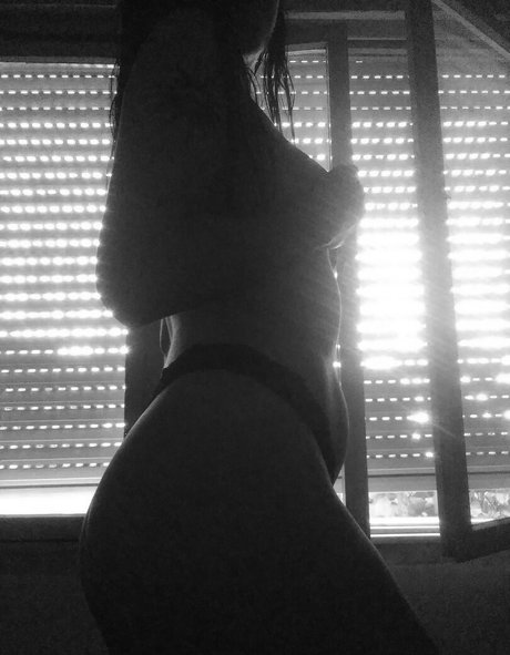 Naakte gelekte OnlyFans-foto van Laraxxxb