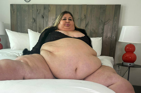 Naakte gelekte OnlyFans-foto van Ivydavenport