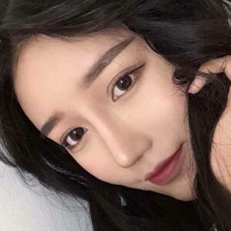 Naakte gelekte OnlyFans-foto van Sweetwovo