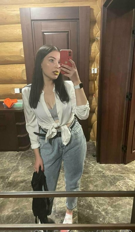 Naakte gelekte OnlyFans-foto van Dina69