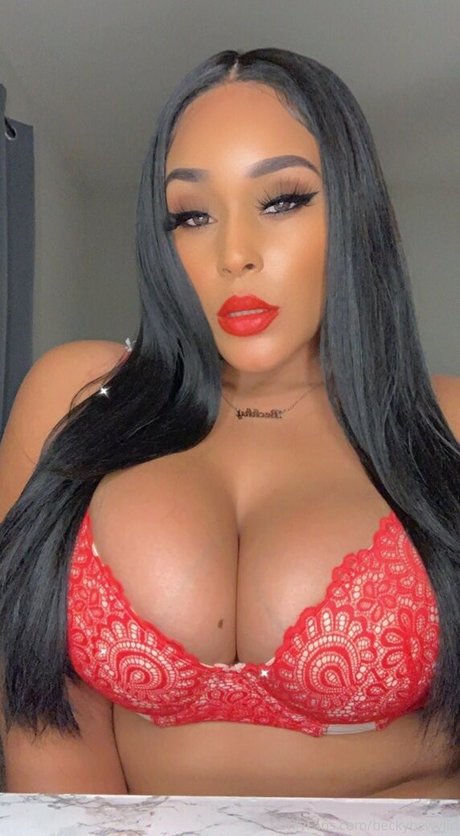 Naakte gelekte OnlyFans-foto van Beckkywylin