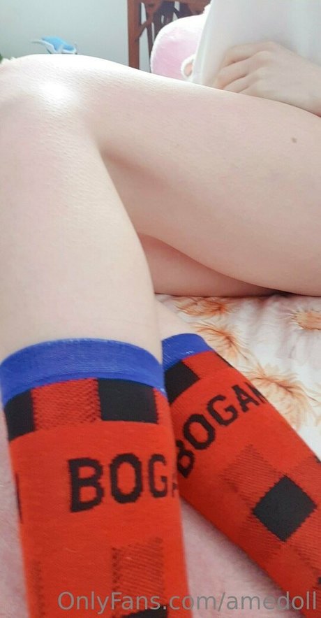 Naakte gelekte OnlyFans-foto van Amedoll