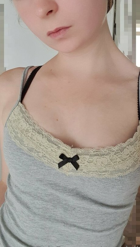 Naakte gelekte OnlyFans-foto van Amedoll