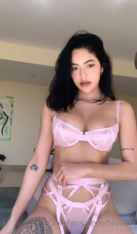 Naakte gelekte OnlyFans-foto van Novlux