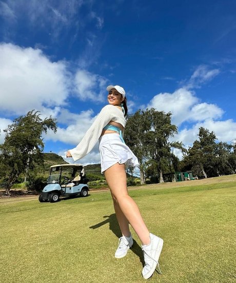 Naakte gelekte OnlyFans-foto van Shelby Young