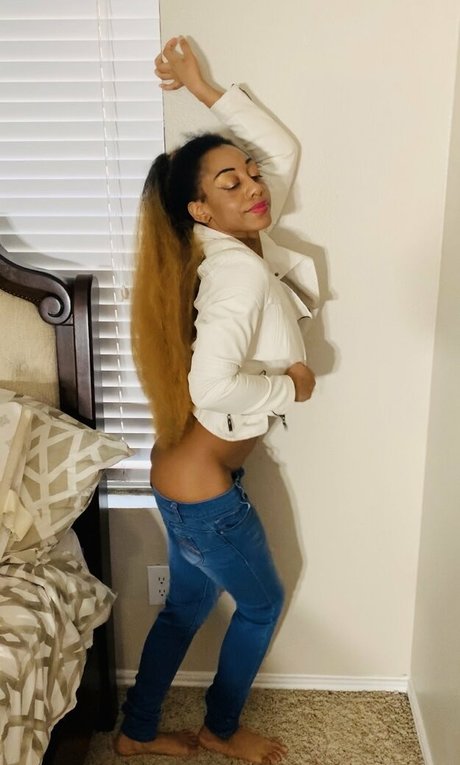 Naakte gelekte OnlyFans-foto van Officialdiamond
