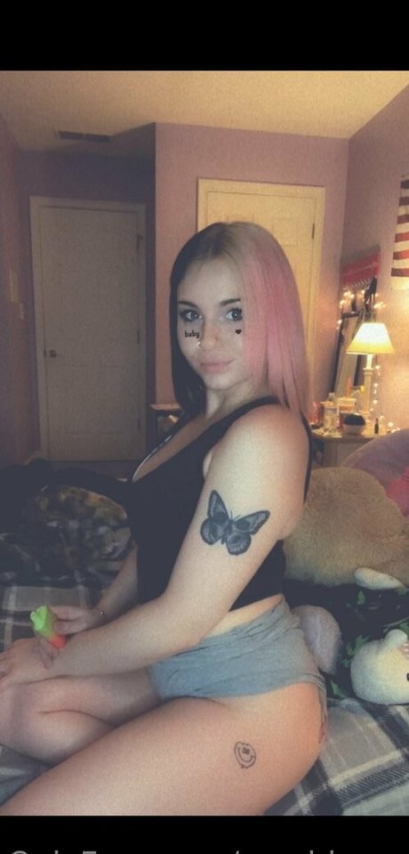 Naakte gelekte OnlyFans-foto van Cambbyyy