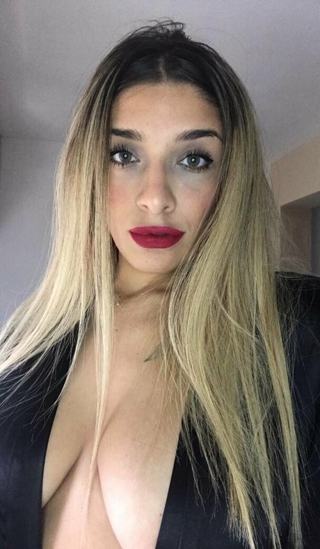 Naakte gelekte OnlyFans-foto van Deniss98