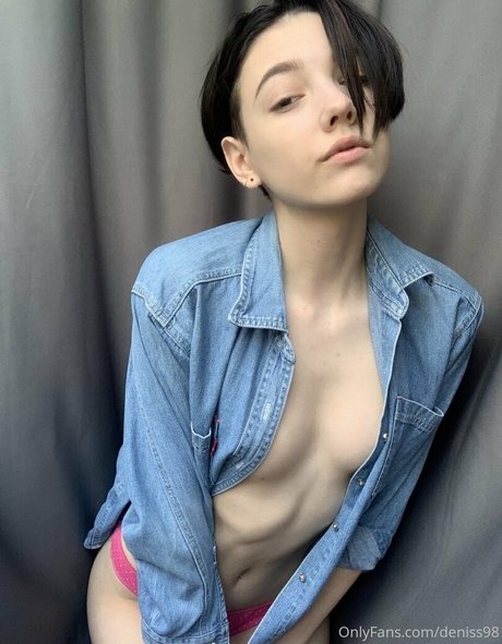 Naakte gelekte OnlyFans-foto van Deniss98